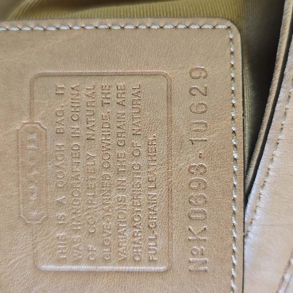 Coach Light Brown Leather Gallery Tote, Vintage - Picture 13 of 15